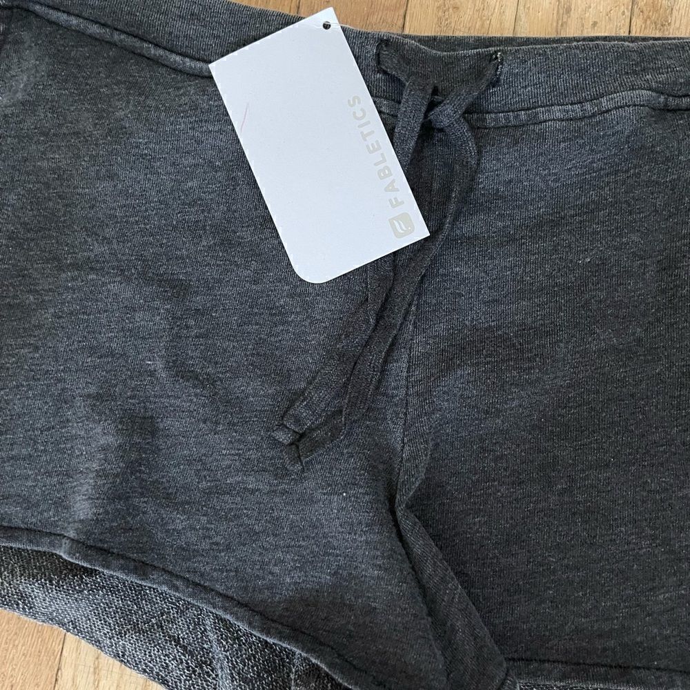 New fabletics shorts sz xxL - Picture 2 of 15